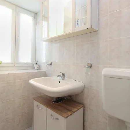 Apartament With Parking Space Premantura, Medulin - 20752 *